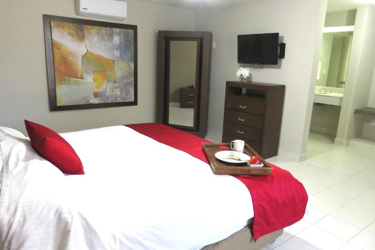 Hotel Huizache Saltillo Esterno foto