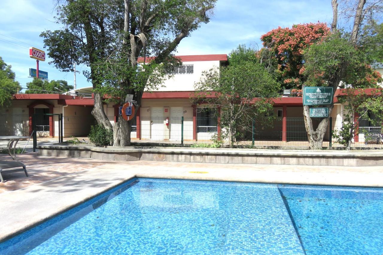Hotel Huizache Saltillo Esterno foto
